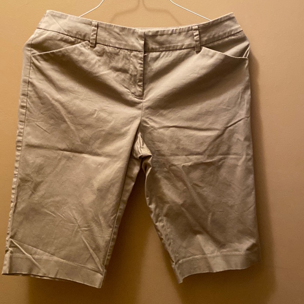 7TH Avenue Design Bermuda size 6